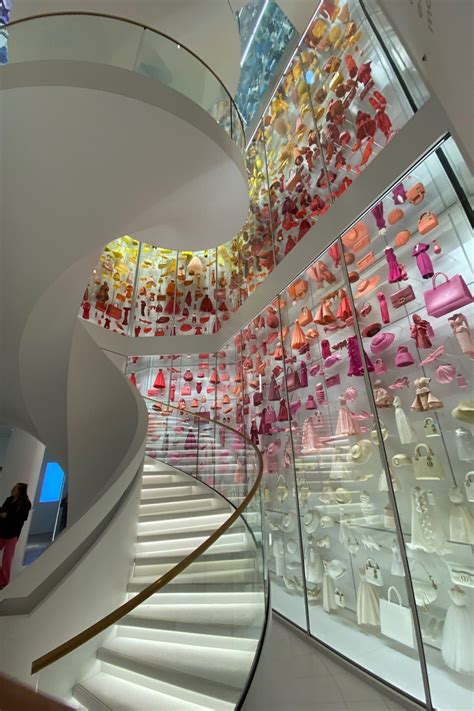 galeria dior paris|Dior art gallery Paris.